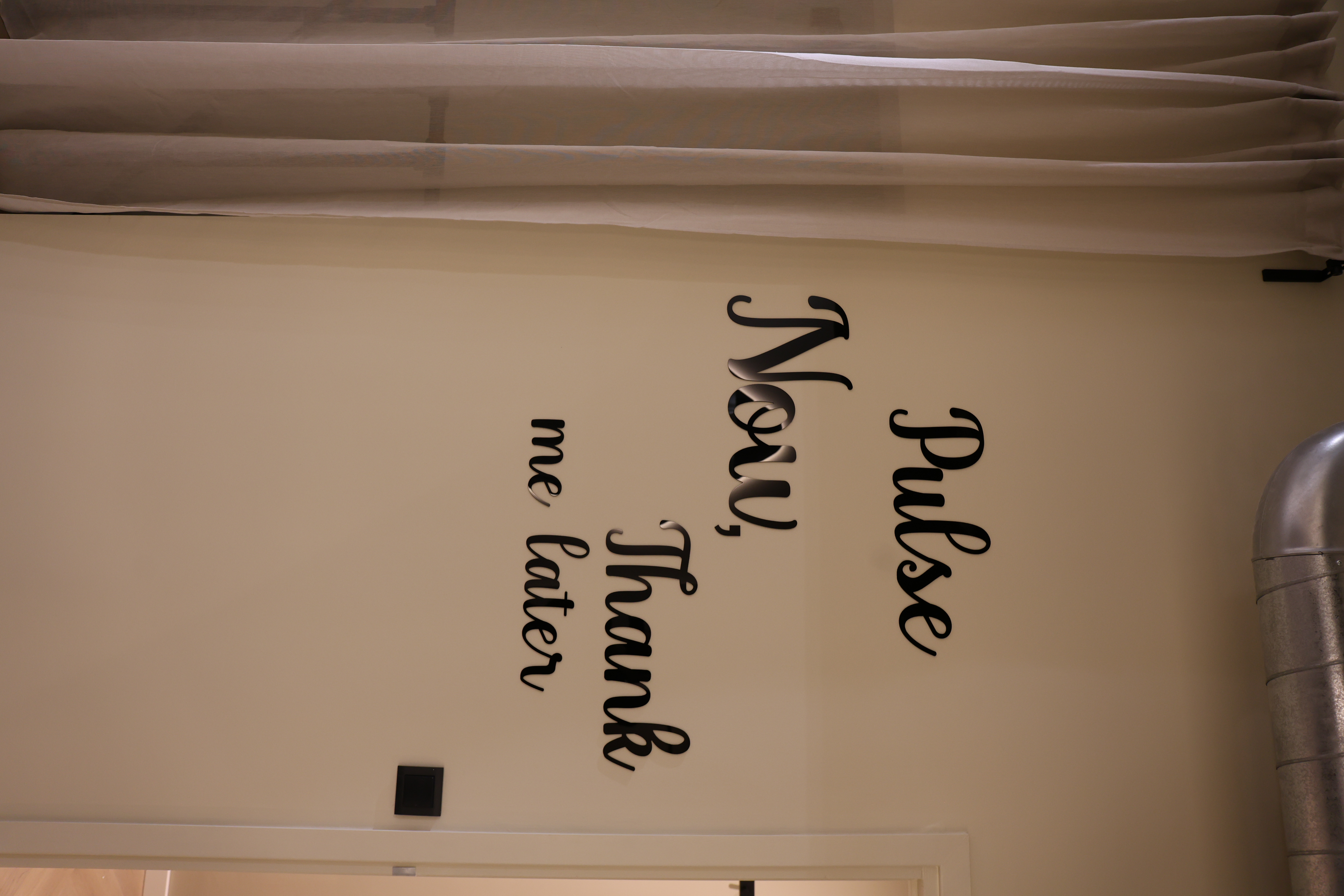 Pulse Now, Thank me Later muurtekst